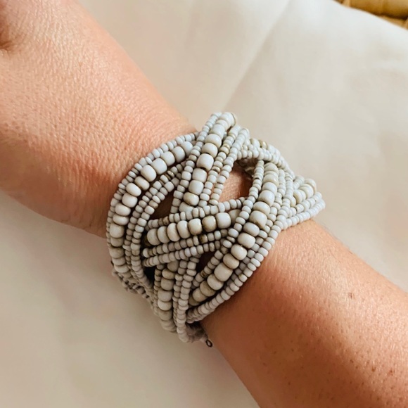 🇺🇸 White bead wrap cuff bracelet - Picture 5 of 7
